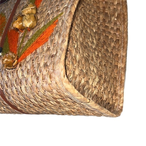 Ex Vintage 70s Boho Straw Handmade Taxco, Mexico Floral Embroidered Tote Handbag - Picture 5 of 14